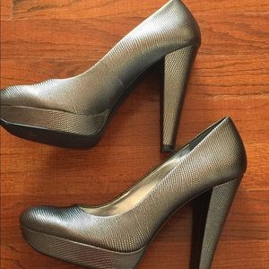 BRAND NEW Metallic snake skin Leather Calvin’s